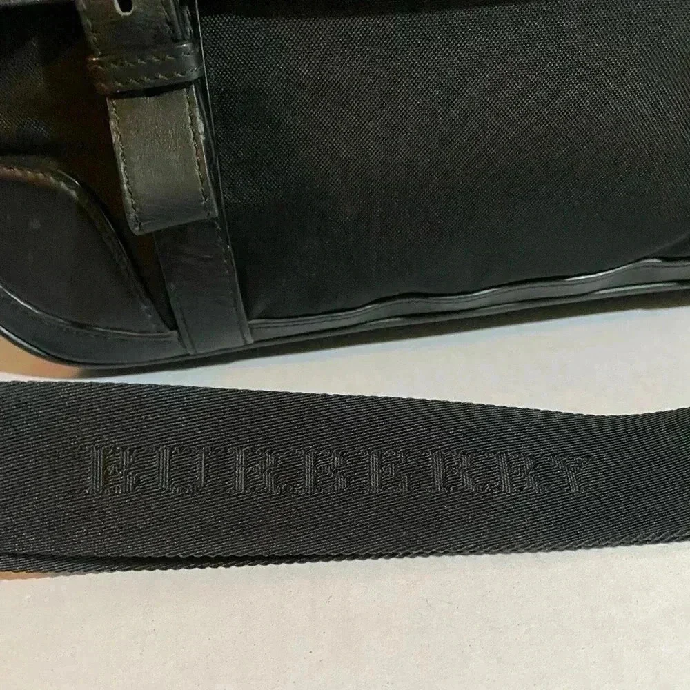 Burberry  Unsex nylon leather trimmed messenger bag